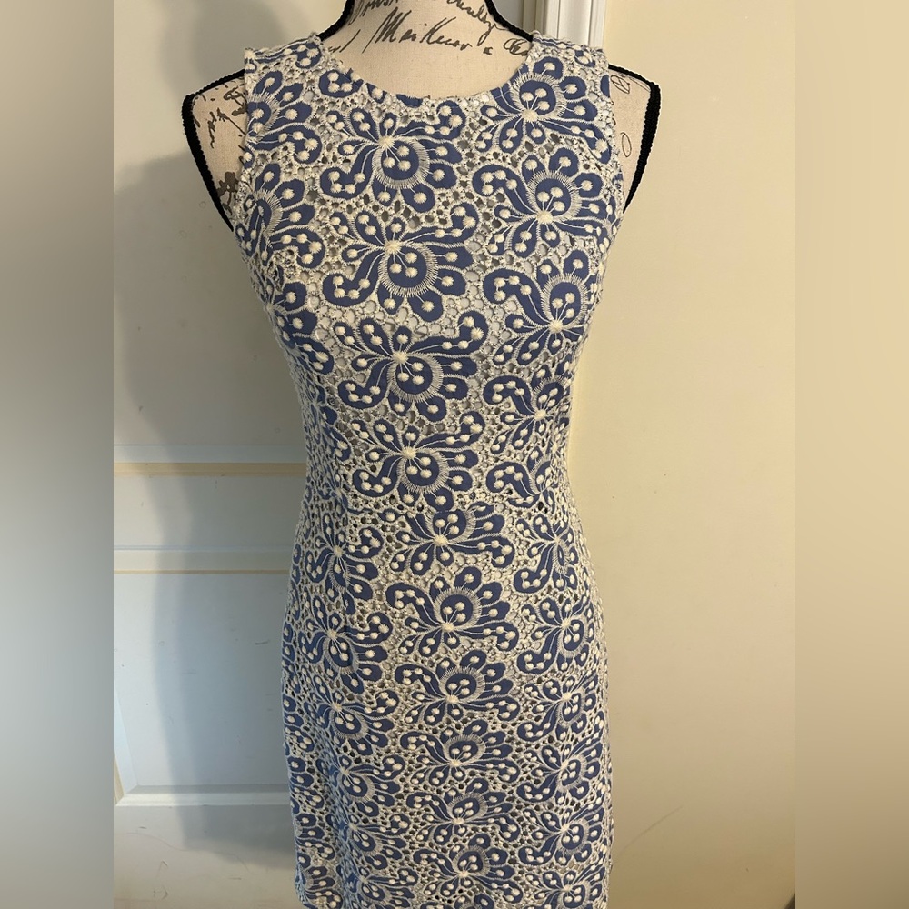 Brooks Brothers Blue and White Lace Floral Dress Light Blue Elegant XS